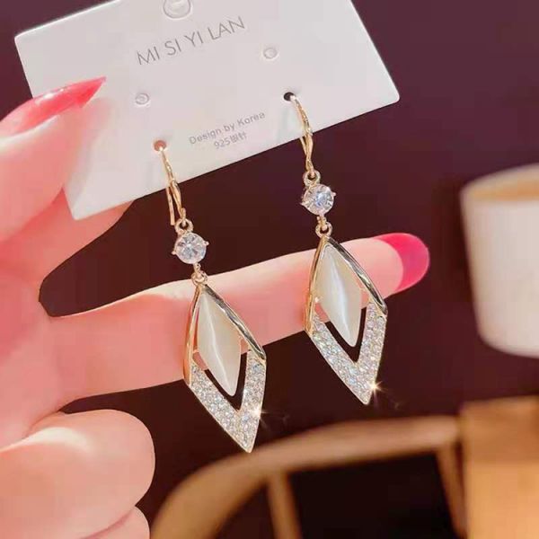 European and American Luxury New Diamond-Shaped Elegant Opal Earrings