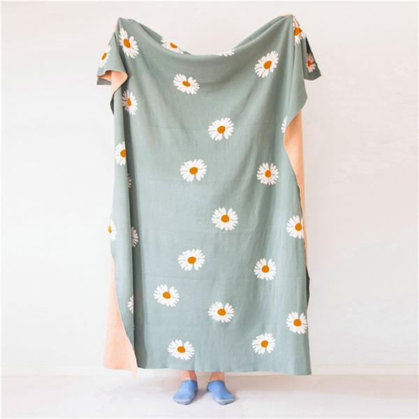 Y-W Luxury Nordic Jacquard Cotton Knit Throw Blanket Solid Pattern Eco-Friendly Sofa and Baby Blanket for Home and Travel