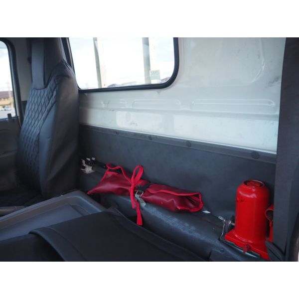 Isuzu Elf Truck 2 Ton Wide Long Low Floor MT Load Size 430/207/38 ETC Aluminum Block Hill Start Assist Leveler Rearview Camera1Spare Tire 2Ton Base 2Ton Car Mission Manual MT Mounting Flat Car 6 Speed