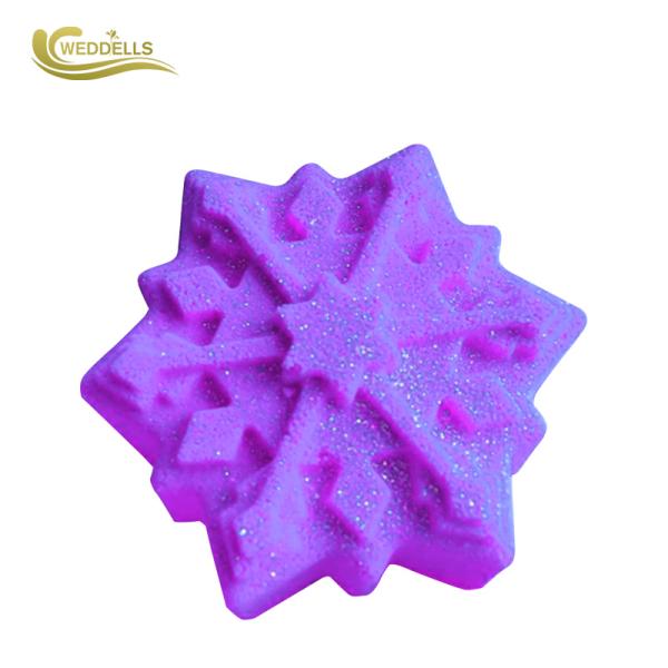 OEM Unique Shape Snowflake Bath Bomb With Flower Fragrance For Chrismas