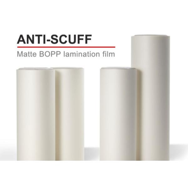 Устойчивый к шлифовке клей BOPP/PET Flat Finish Film Roll для горячего штампования 18 микрометров