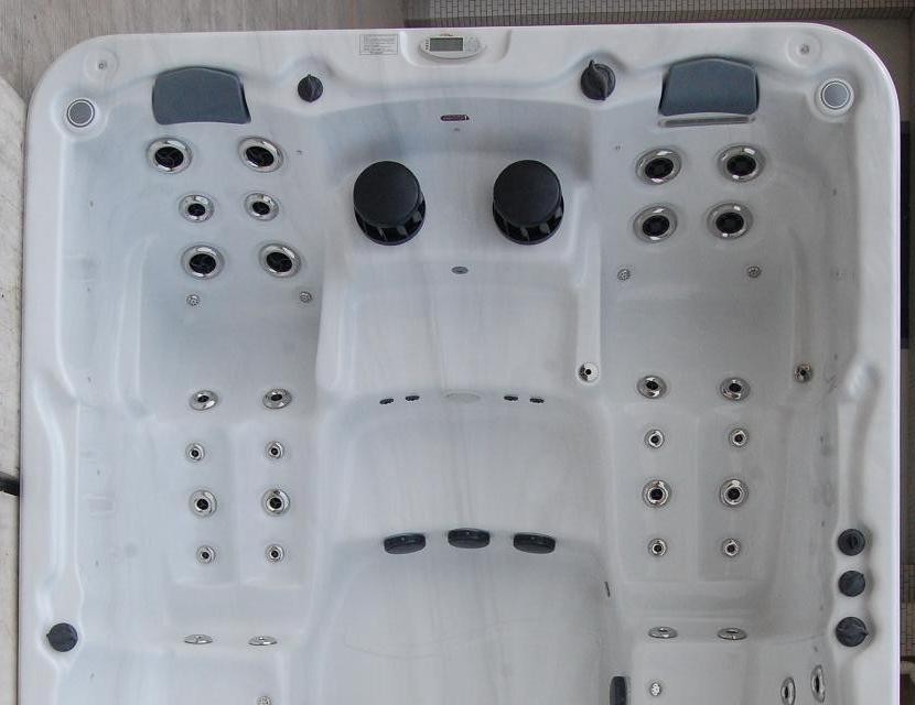 European Design Acrylic Whirlpool Massage Swimming Outdoor Bathtubs with 3 x 3h Jet Pump