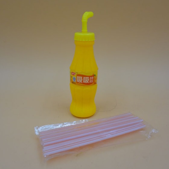 Конфета порошка сахара плодов соломы рождества с распределителем напудренного сахара