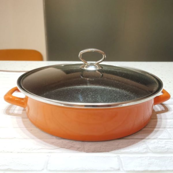 Eco Friendly Round Buffet Pan With Enamelled Outside Customized Logo