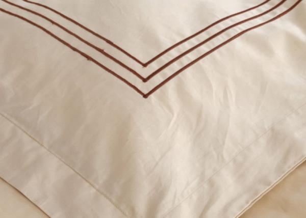 Straight Line Embroidered Solid Duvet Covers , Color Customized Home Duvet Covers