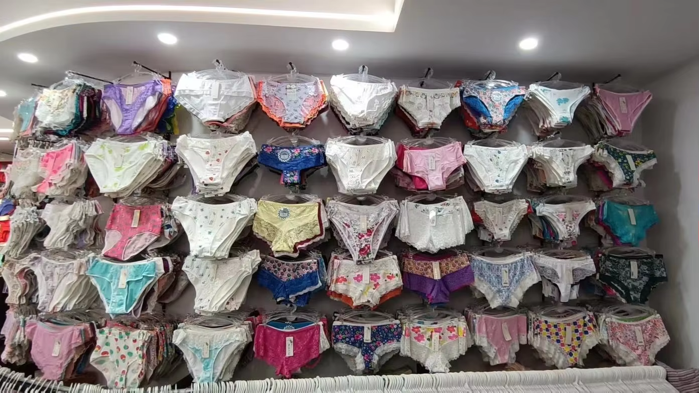 Cangnan Jixiang Clothing Co., Ltd.