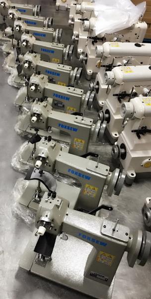 Small Post Bed Glove Sewing Machine