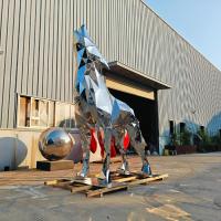 Sculpture géante de loup géométrique en acier inoxydable de 3 mètres