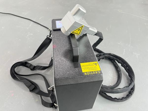 Portable 200w 300w 500w 1000w Pulsed Laser Cleaning Machine for Wood Paint Stone Metal Laser Cleaner Retail Essential