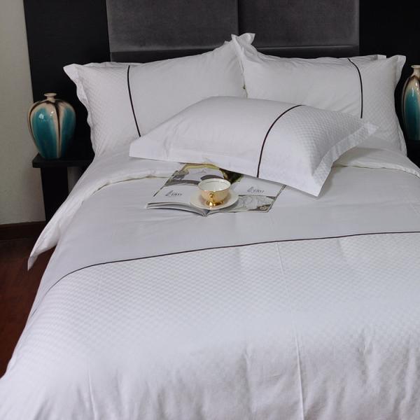 Hotel Bed Sheet Set in 100% Cotton with 300tc Thread Count and GOOSE DOWN Filling