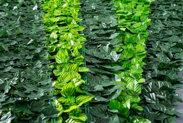 Artificial Hedge Fence With Artificial Ivy Leaves For Outdoor Garden Decoration