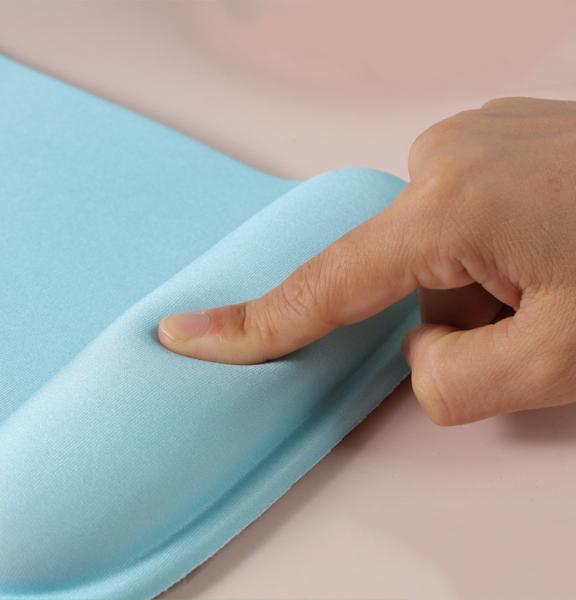 Tapete do rato impermeável do presente incorporado sem fio ergonômico do carregador da cor sólida
