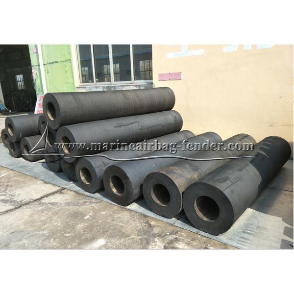 Cylindrical Marine Rubber Fender Bolted Installation For Offshore