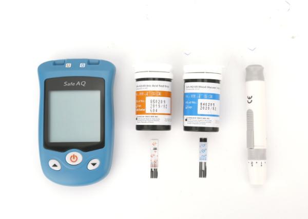 LCD Screen Blood Glucose Home Test Kit , Diabetes Monitor Kit 3 AAA Battery Safe AQ UG uric Acid & blood glucose
