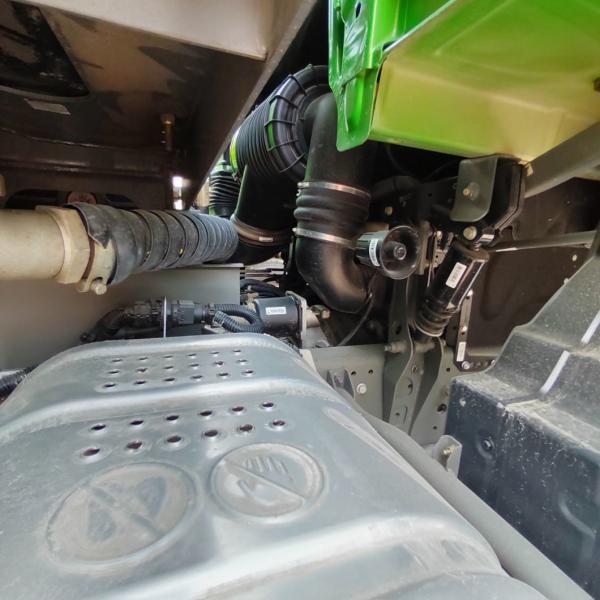 Sinotruk A7/T7 Heavy Duty 10/12 Wheeler Trucks Customized for Your Customer Requirements
