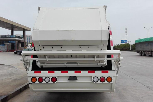 Caminhão de lixo da carga e da descarga do auto do caminhão 120Hp do compressor do lixo de Dongfeng 4*2