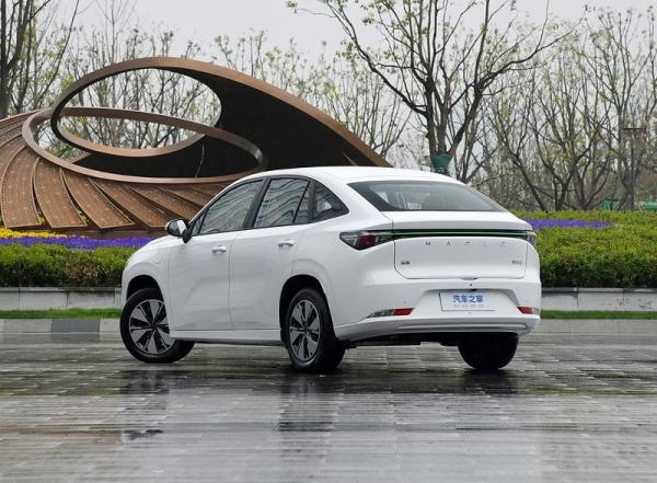 純電動車 ジーリー・カオ・カオ 60EV 交換可能なバッテリーと415kmの走行距離 & 150km/h最高速の高速充電
