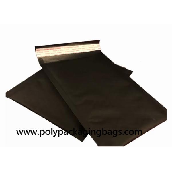 生物分解性の不透明で黒いクラフトの泡郵便利用者