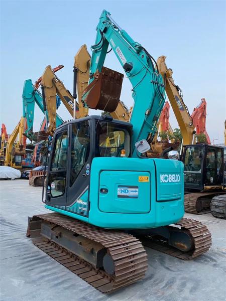 Boa condição 7ton Kobelco mini escavadeira 75-8 com bomba hidráulica original em Xangai
