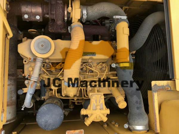 O tipo original da esteira rolante usou a máquina escavadora de Caterpillar, máquina escavadora do meio do gato 313D