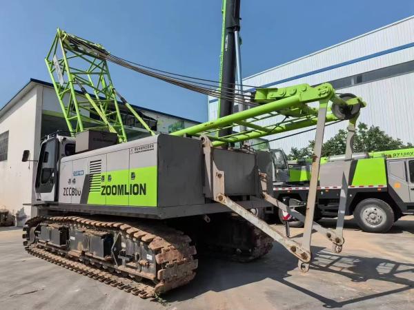 2017 Zoomlion 中古 クローラークレーン ZCC800H メインアーム40メートル,補助アーム18メートル,対重量29トン,稼働時間6850h,優れた作業状態.