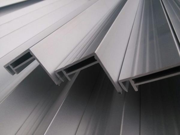 Silver Anodized Aluminum Frames For Solar Panels Mounting Frames 260 Watt 60 Cells 1650 X 992 MM