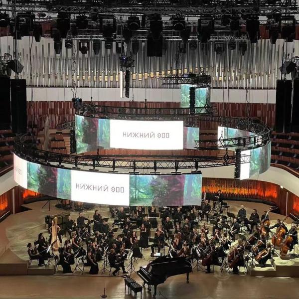 OEM P3 Flexible LED Display Screen 2500 Cd/M2 For Exhibition Hall