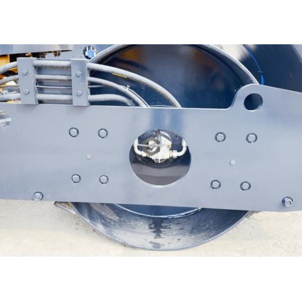 Hydraulic Road Roller Single Drum LTS208H With Cummins Engine 75kw Hot Sale