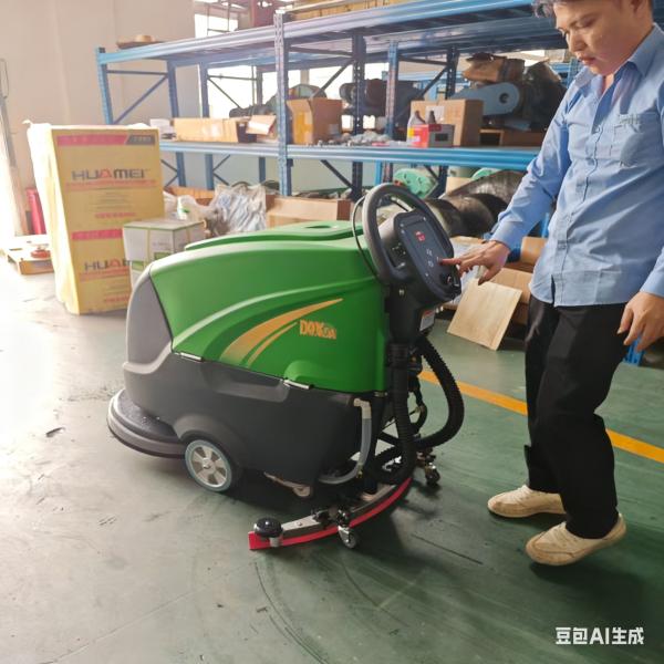 DQX5A Self-propelled Walk-behind Auto Scrubber Reduces pushing effort by up to 70% for extended cleaning tasks