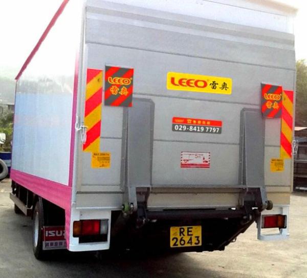Liftgate esperto do caminhão da caixa das portas 800mm do elevador 700kg hidráulico com engate