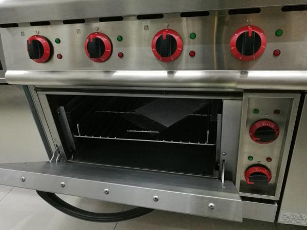 Escala de gás comercial 800 x 900 x 940 dos queimadores livres da posição 4 com forno bonde 220V