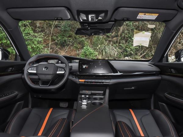 Automatic Gearbox Changan Uni-V 1.5t 5 Seats Sedan Uni V with 205 Km/H Maximum Speed