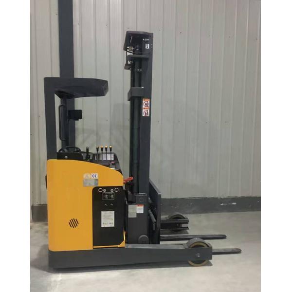 Válvula multi de elevación del pasillo de 8000m m del camión del control estrecho de la CA con el chasis resistente