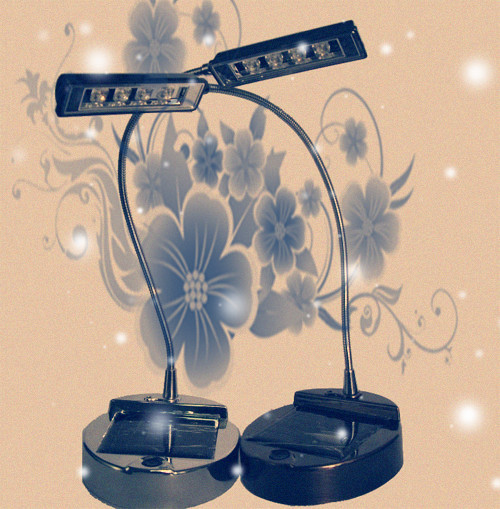 Energy saving 150000mcd Solar Powered LED Lamp 100 * 92 * 260mm