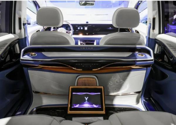 30kW Luxury EV Car Carbon Version VOYAH Dreamer MPV Seven seaters
