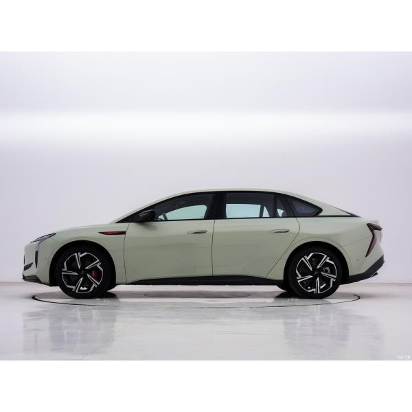 2024 Hongqi EH7 760 Pro Four-Wheel Drive Energy Vehicle with 4 Door 5 Seats Body Structure
