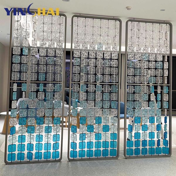 Metal Colorful Metal Room Dividers Decorative With Thickened Crystal Glass