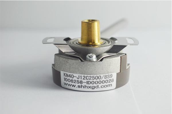 Afile o eixo com a C.C. do eixo KN40 6 Polos 5V de Ppr 9mm do codificador 2500 do furo