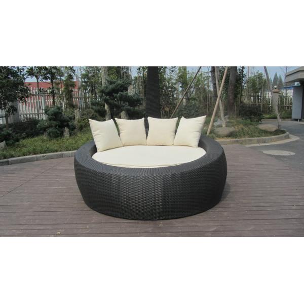 Home / Office Leisure Outdoor Rattan Daybed With White Cushion