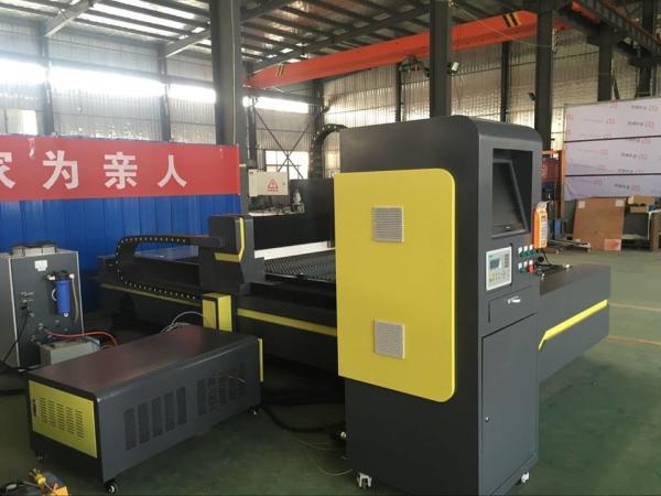 Professional CNC Fiber Laser Cutter 1000 Watt Multiple Metal Cutting Material Applied