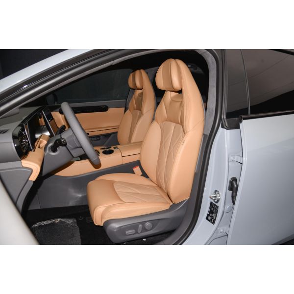 Wholesale Luxury Leap Motion C01 Auto Small Vehicle Electric Fuel Automobile New Leather Seat Covers Decoration Cheap Suv Cars