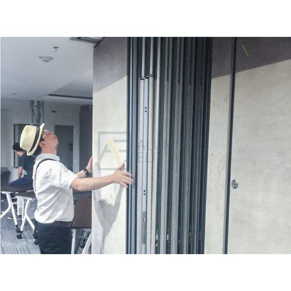 Commercial Movable Walls with 68mm-105mm Thickness 304 Stainless Steel Rollers and 56dB Sound Insulation
