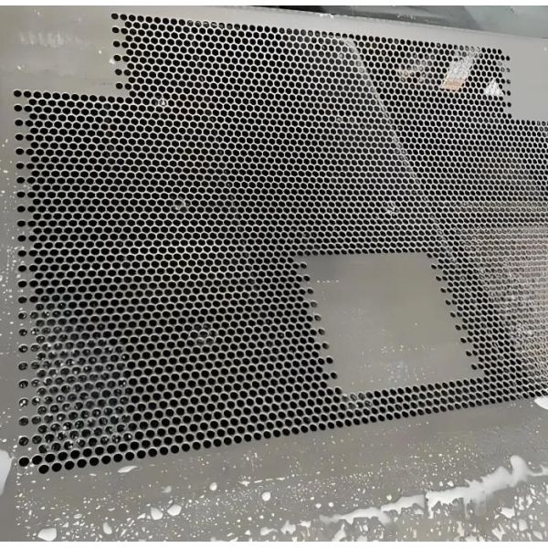Sleek Galvanized Metal Sheets for Innovative Architectural Projects