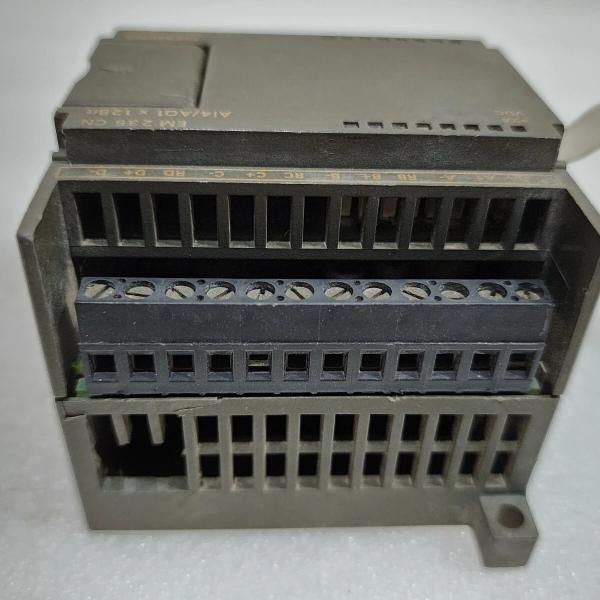 6ES7 235-0KD22-0XA8 SIEMENS EM 235 CN Analog I/O Module 4 Inputs 1 Output