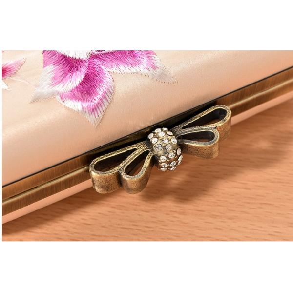 Korean version of the 2016 new women's vintage evening bags hand embroidery silk clutch bag mini-packet