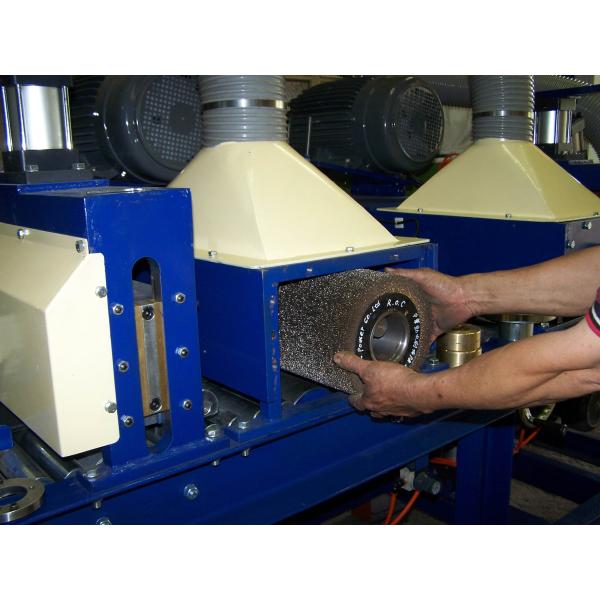 Retread Tire Industrial Roller Brushes Steel Wire Material For Rubber Tire Recycling