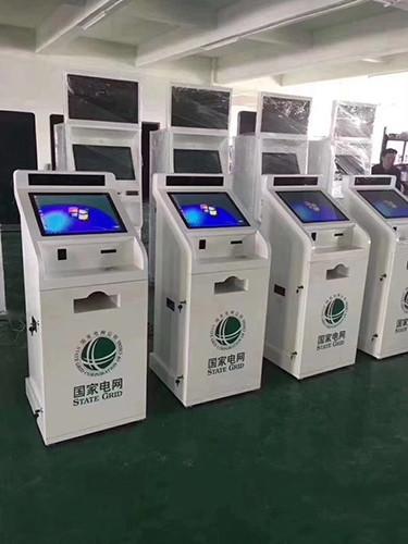Tempered Glass 300W 350cd/m2 Interactive Touch Screen Kiosk
