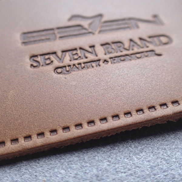 Устойчивое OEKO выбило кожаные бирки для джинсов