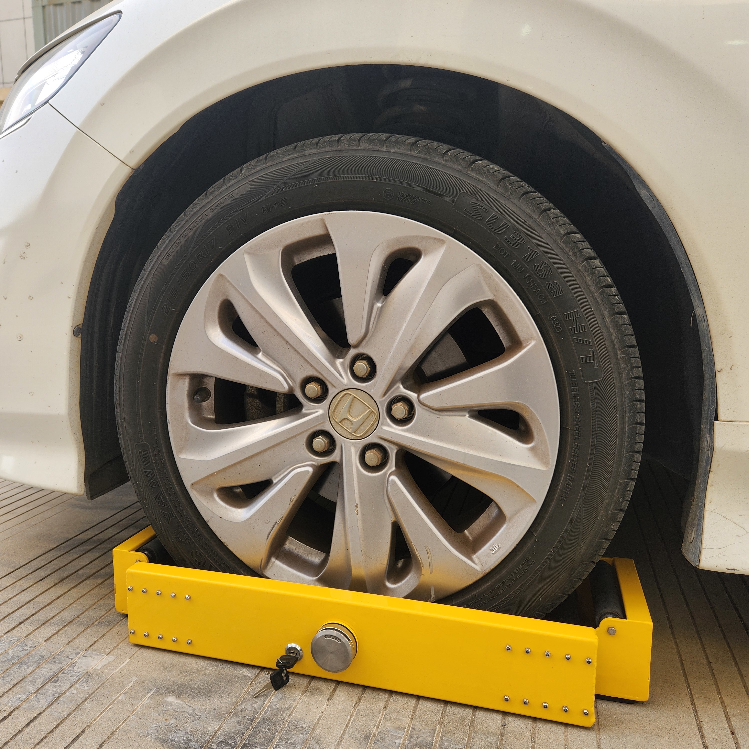 5kg Lightweight Aluminum Alloy Wheel Clamp Lock with Anti-theft & Anti-slip for Vehicles