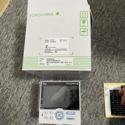 UT35A and UT32A Temperature Controllers